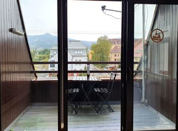 lodžie s výhledem na Ještěd - Prodej bytu 4+1 v osobním vlastnictví 219 m², Liberec
