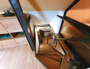 schody - Prodej bytu 4+1 v osobním vlastnictví 219 m², Liberec