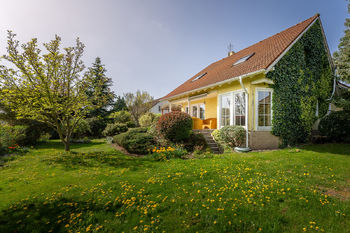 Prodej domu 235 m², Šestajovice