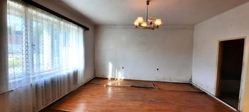pokoj do ulice - vlevo od chodby - Prodej domu 190 m², Dačice