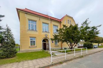 Škola - Prodej domu 140 m², Sojovice