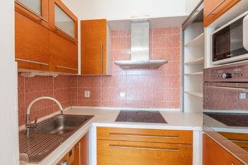 Kuchyňský kout - Prodej bytu 2+kk v osobním vlastnictví 63 m², Kamenice