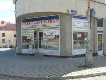 prostor v přízemí - Prodej obchodních prostor 93 m², Kladno