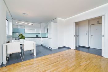 Prodej bytu 2+kk v osobním vlastnictví 60 m², Praha 8 - Kobylisy