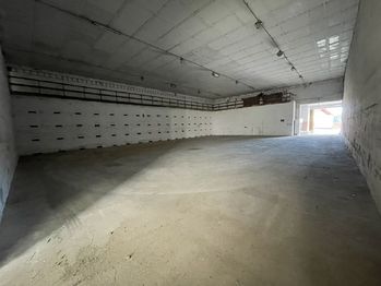 Pronájem skladovacích prostor 1850 m², České Budějovice