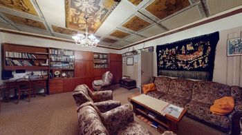 obývací pokoj v patře - Prodej domu 334 m², Jáchymov