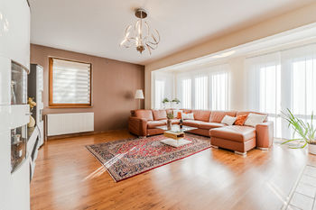 obývací pokoj - Prodej domu 181 m², Nupaky