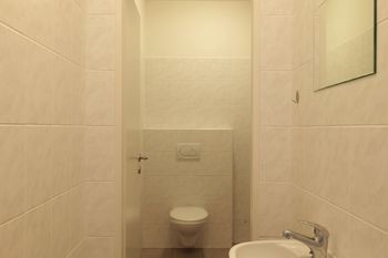 WC muži - Pronájem jiných prostor 131 m², Sedlčany