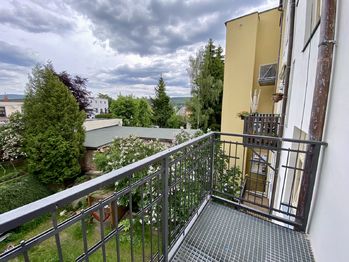 foto 16 - balkon - Prodej bytu 3+kk v osobním vlastnictví 50 m², Jablonec nad Nisou