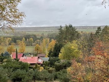Krásný výhled z chaty - Prodej chaty / chalupy 72 m², Mšecké Žehrovice