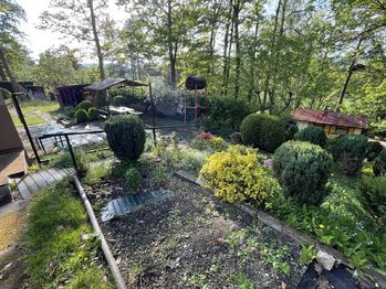 Zahrada + posezení - Prodej chaty / chalupy 72 m², Mšecké Žehrovice