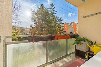 balkón - Prodej bytu 3+1 v osobním vlastnictví 72 m², Dobřany
