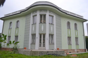 zadní pohled na dům - Prodej domu 451 m², Praha 8 - Libeň