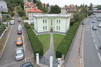 pohled na dům z ptačí perspektivy - Prodej domu 451 m², Praha 8 - Libeň