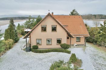 Prodej domu 274 m², Holoubkov