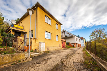 Prodej domu 800 m², Komařice
