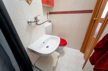 Prodej bytu 1+kk v osobním vlastnictví 30 m², Praha 9 - Hloubětín