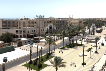 Pohled na ulici Mamsha ze střechy projektu Al Hambra - těsné okolí projektu - Prodej bytu 1+kk v osobním vlastnictví 49 m², Hurghada