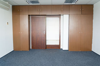 Pronájem kancelářských prostor 514 m², Praha 9 - Hloubětín