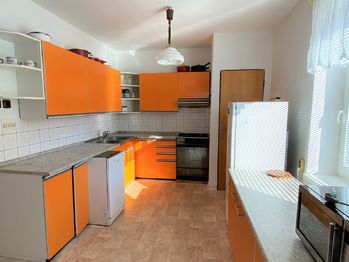 1. NP - kuchyně - Prodej domu 330 m², Jablonec nad Nisou