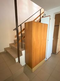 1. suterén - schodiště - Prodej domu 330 m², Jablonec nad Nisou