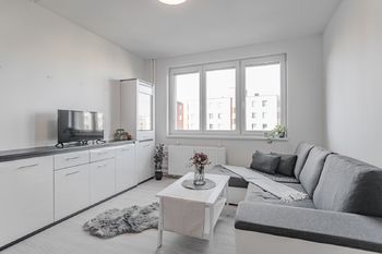 Obývací pokoj. - Prodej bytu 2+kk v osobním vlastnictví 39 m², Tábor