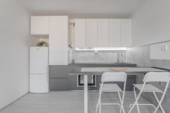 Kuchyně. - Prodej bytu 2+kk v osobním vlastnictví 39 m², Tábor