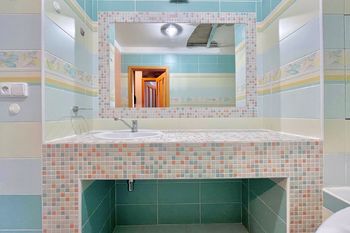 koupelna - Prodej bytu 3+kk v osobním vlastnictví 70 m², Benátky nad Jizerou