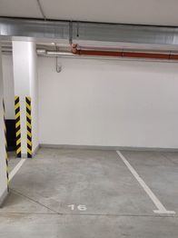 Pronájem garážového stání 15 m², Brno