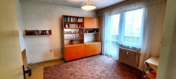 větší pokoj - Prodej bytu 4+1 v osobním vlastnictví 82 m², Slavonice