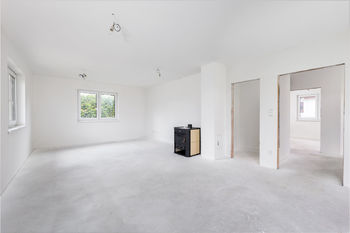 obývací pokoj s kuch.koutem - Prodej domu 114 m², Zvíkov