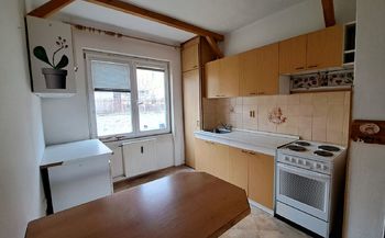 kuchyně  - Prodej bytu 3+1 v osobním vlastnictví 74 m², Ročov