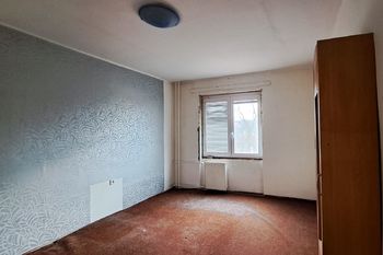 ložnice - Prodej bytu 3+1 v osobním vlastnictví 74 m², Ročov