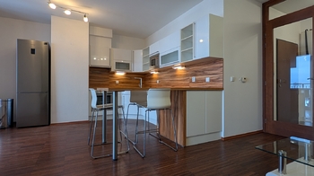 Obývací pokoj s kuchyní  - Pronájem bytu 2+kk v osobním vlastnictví 52 m², Praha 5 - Stodůlky