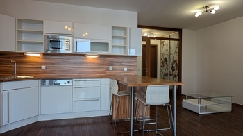 Kuchyně  - Pronájem bytu 2+kk v osobním vlastnictví 52 m², Praha 5 - Stodůlky