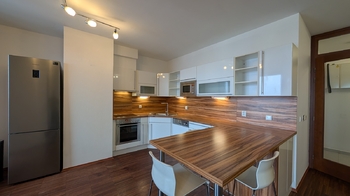 Kuchyně - Pronájem bytu 2+kk v osobním vlastnictví 52 m², Praha 5 - Stodůlky