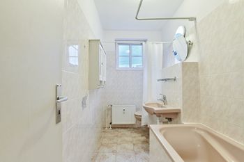 koupelna společná s toaletou - Pronájem bytu 2+kk v osobním vlastnictví 87 m², Praha 4 - Chodov