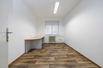 Prodej kancelářských prostor 1384 m², Chomutov