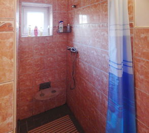 Sprcha - Prodej domu 130 m², Skuhrov