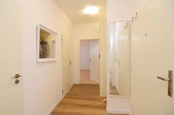 Chodba bytu - Prodej bytu 2+kk v osobním vlastnictví 57 m², Praha 9 - Letňany