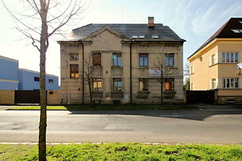 Prodej domu 375 m², Hradištko