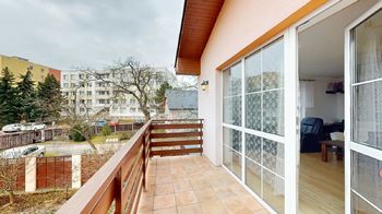 Balkon - Prodej domu 335 m², Praha 9 - Horní Počernice