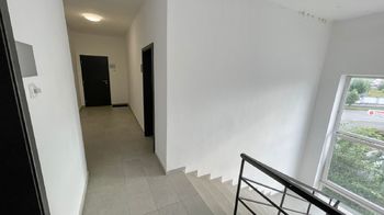 Chodba a schodiště - Pronájem kancelářských prostor 23 m², Písek