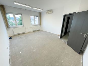 Interiér kanceláře - bude nový koberec a vymalováno - Pronájem kancelářských prostor 23 m², Písek