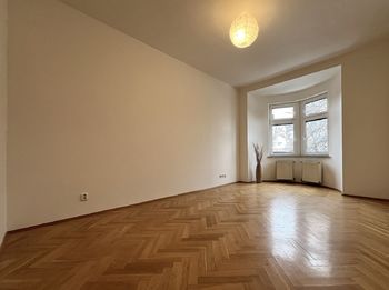 Prodej bytu 3+kk v osobním vlastnictví 76 m², Praha 10 - Vršovice