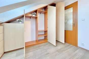 ložnice 3 - Prodej bytu 2+kk v osobním vlastnictví 67 m², Praha 5 - Motol