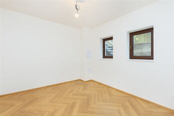 Prodej kancelářských prostor 42 m², Tábor