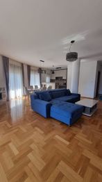 Prodej bytu 3+kk v osobním vlastnictví 130 m², Bečići