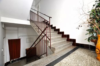 domovní schodiště ... - Prodej domu 170 m², Havlíčkův Brod