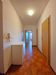Prodej bytu 1+kk v osobním vlastnictví 36 m², Praha 4 - Kunratice